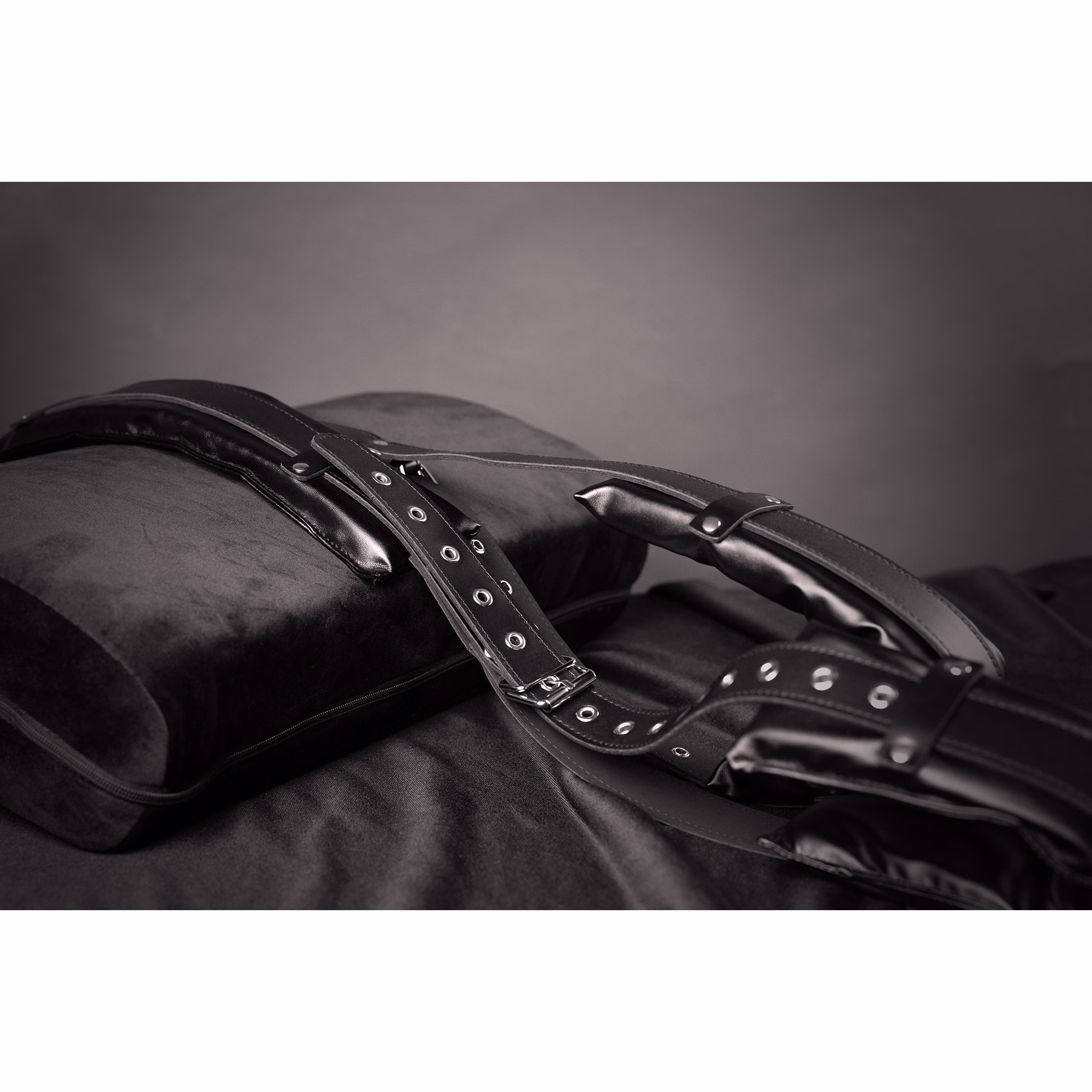 Padded Thigh Sling with Adjustable Straps - Black - 5