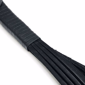 Martinet with Leather Strings – 43 cm – Black – 2 Martinet with Leather Strings - 43 cm - Black - 2